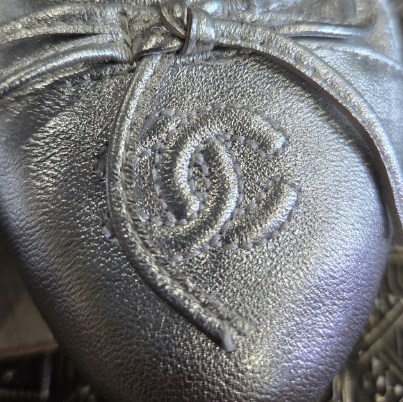 🐢 Chanel Silver Cap toe ballet flats. Size 38 - Picture 11 of 17
